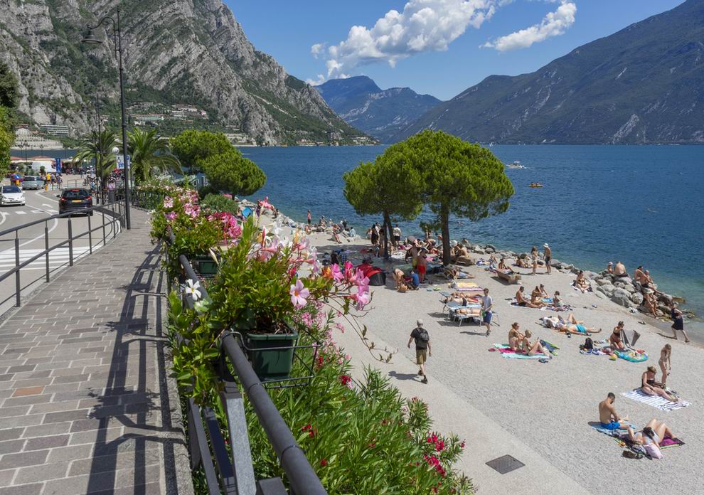 Limone sul Garda beach